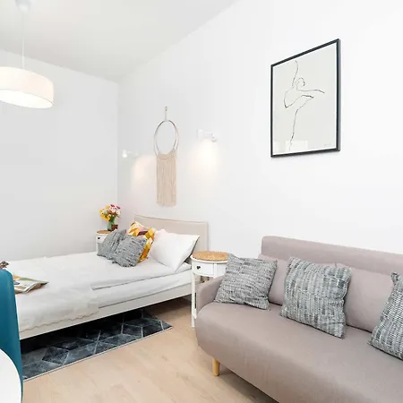Stylish Near The Old Market Square, Pet Friendly By Renters