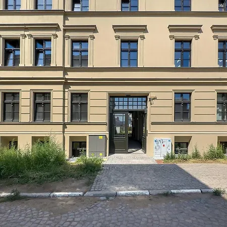 Stylish Near The Old Market Square, Pet Friendly By Renters アパート